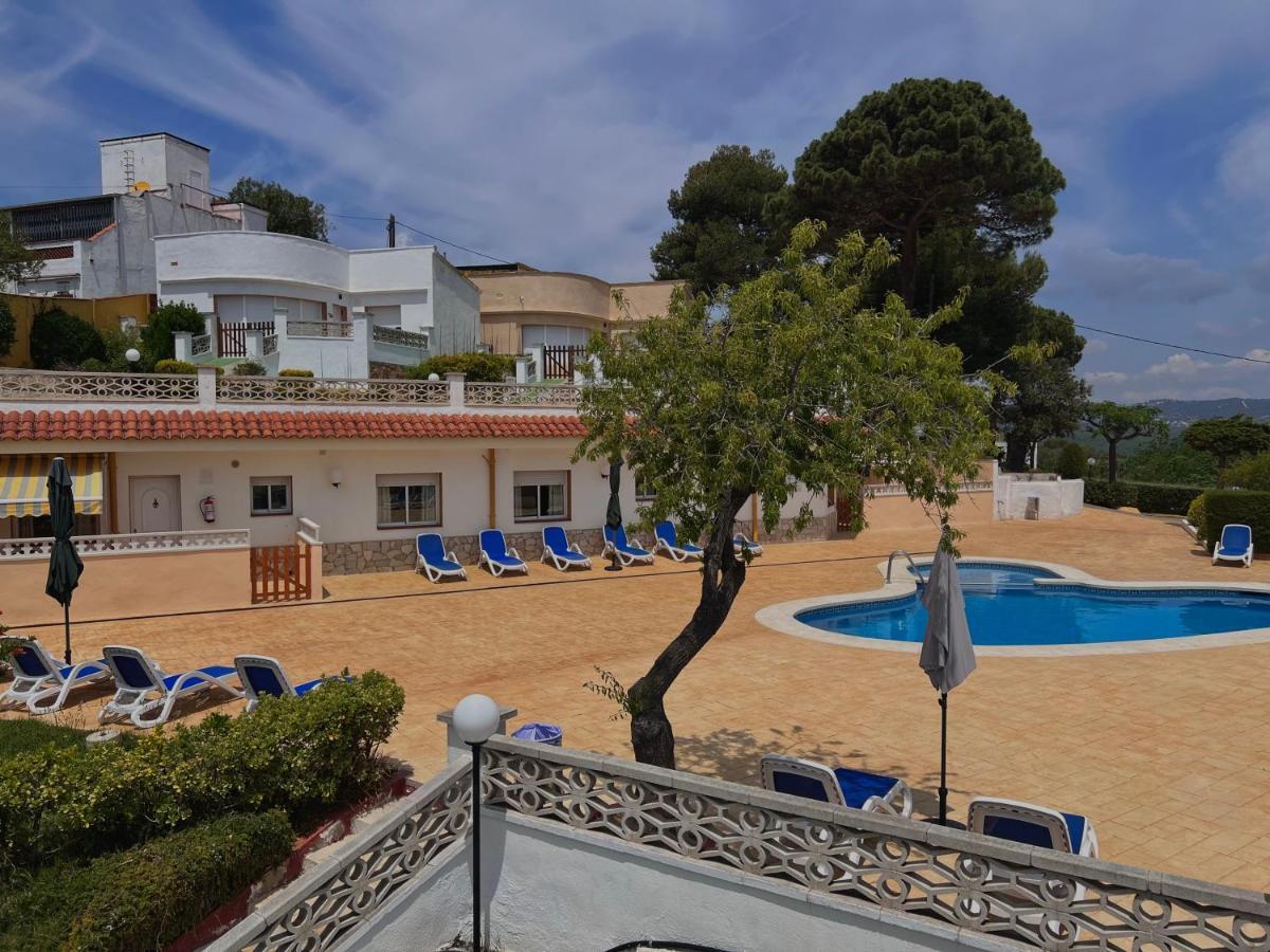 Apartamentos Famara Lloret de Mar Exterior photo