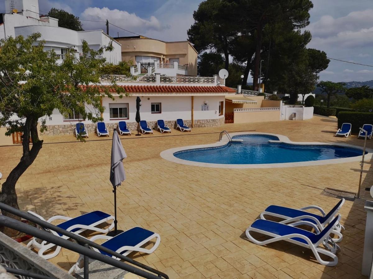 Apartamentos Famara Lloret de Mar Exterior photo