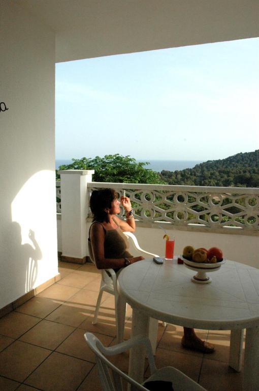 Apartamentos Famara Lloret de Mar Room photo
