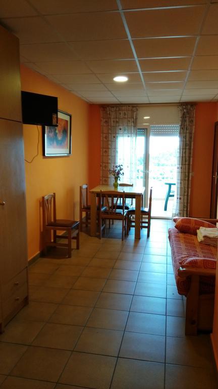 Apartamentos Famara Lloret de Mar Exterior photo