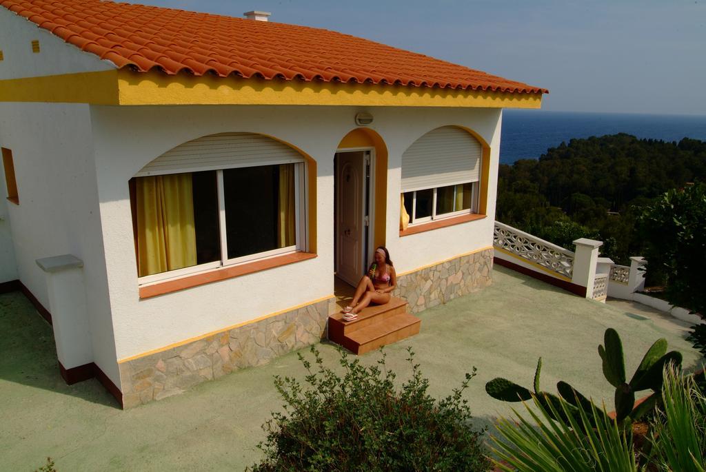 Apartamentos Famara Lloret de Mar Exterior photo