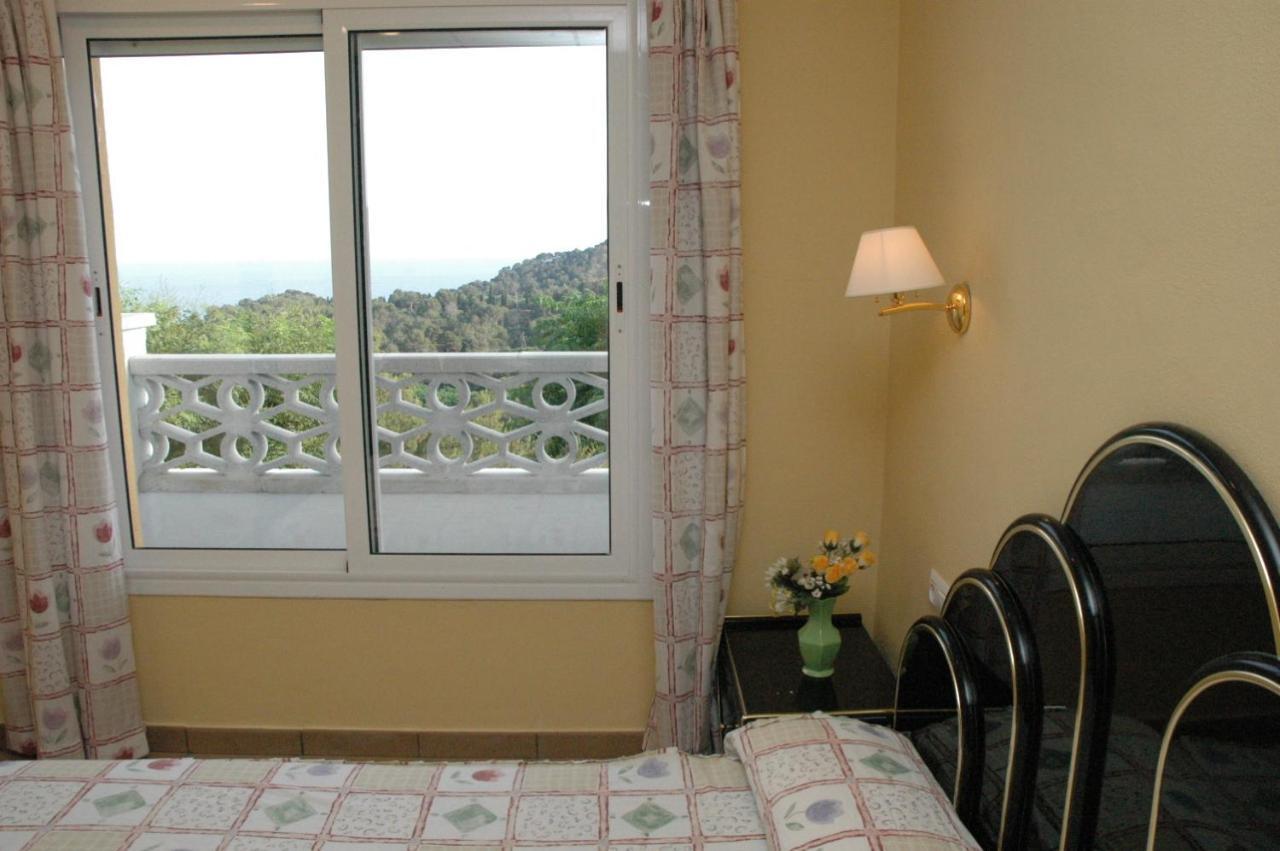 Apartamentos Famara Lloret de Mar Room photo