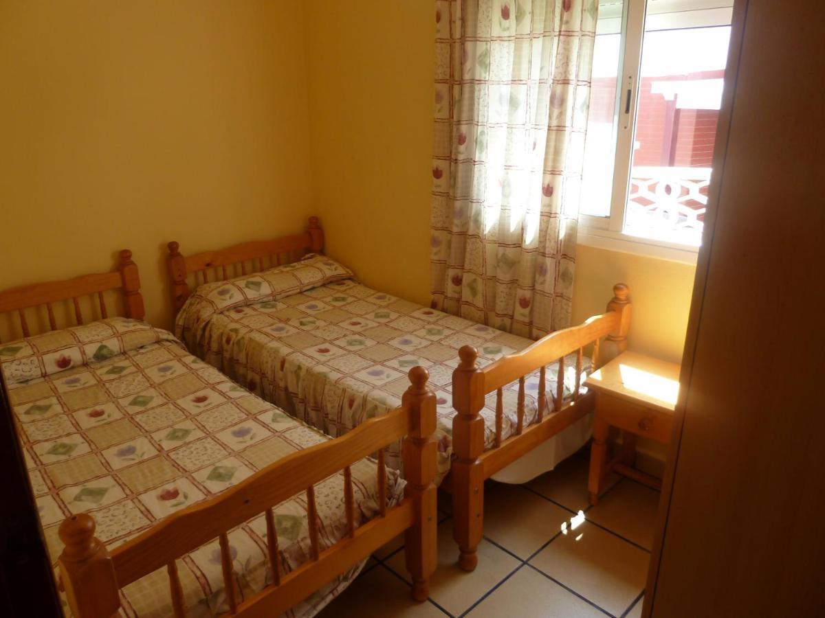 Apartamentos Famara Lloret de Mar Room photo